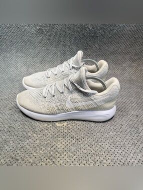 Nike Lunarepic Flyknit 2 White Running Shoes Size 9.5 Women’s